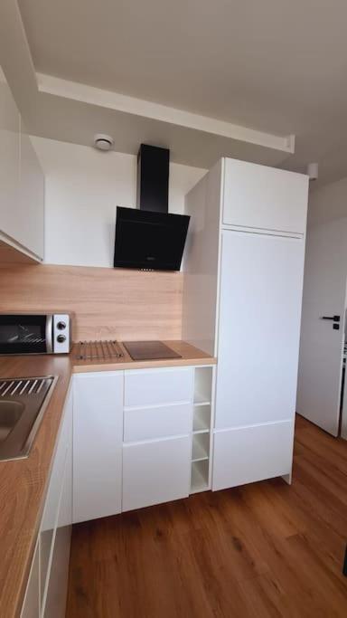 Sloneczny Apartament W Centrum Gdyni 2 Pokojowy Гдиня Екстер'єр фото