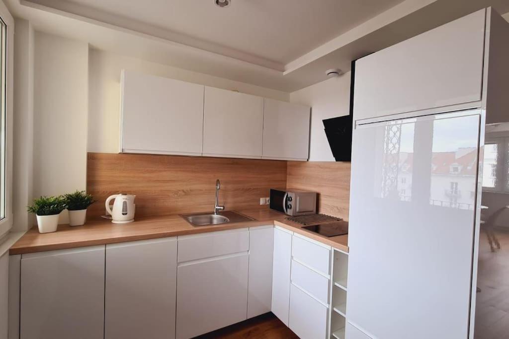 Sloneczny Apartament W Centrum Gdyni 2 Pokojowy Гдиня Екстер'єр фото